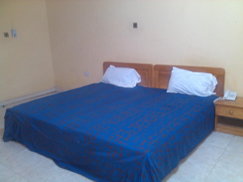 Nana Bema Hotel Cape Coast Ngoại thất bức ảnh