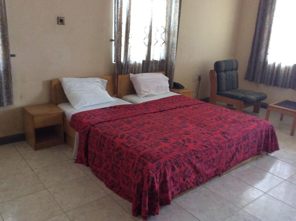 Nana Bema Hotel Cape Coast Ngoại thất bức ảnh